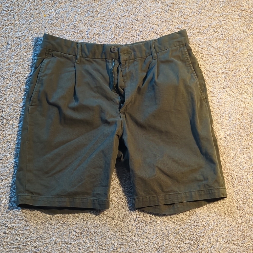 Banana Republic Olive Green Men's Cotton Shorts Pleated